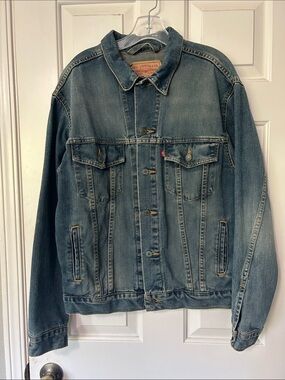Vintage LeVI’S Trucker Jacket Size M 70507